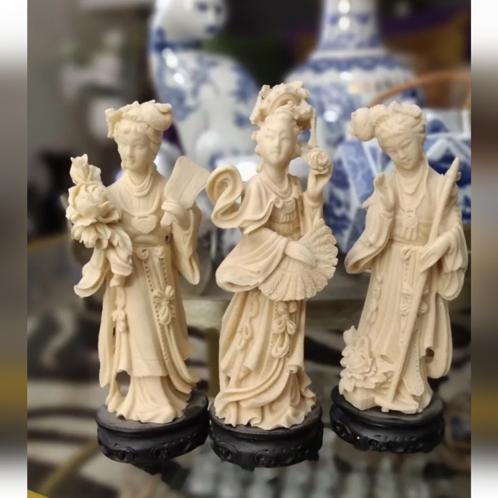 Set of 3 Resin Carving Geisha Figurines on a Wooden Stand 7 ½”